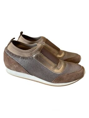 AEROSOLES Tan and Gold Slip-On Comfort Sneakers Size 6.5
